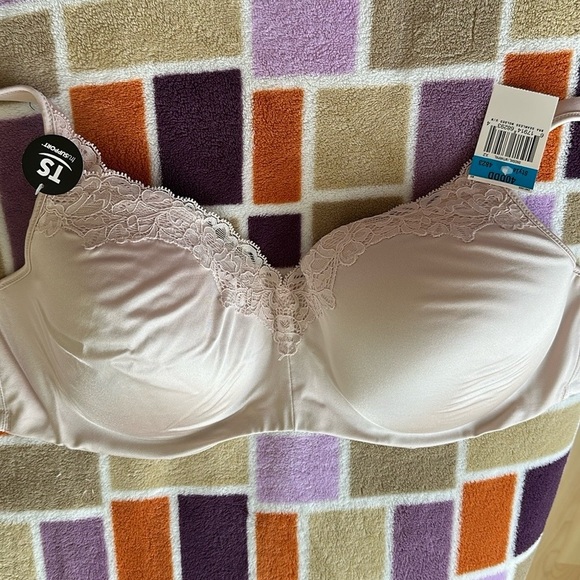 Playtex Women's Pinkish Lace Bra size 40 DDD - Picture 1 of 9